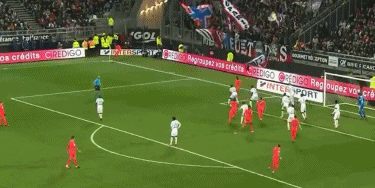 美记：雄鹿坚称不会交易字母哥，但联盟其他球队置之不理