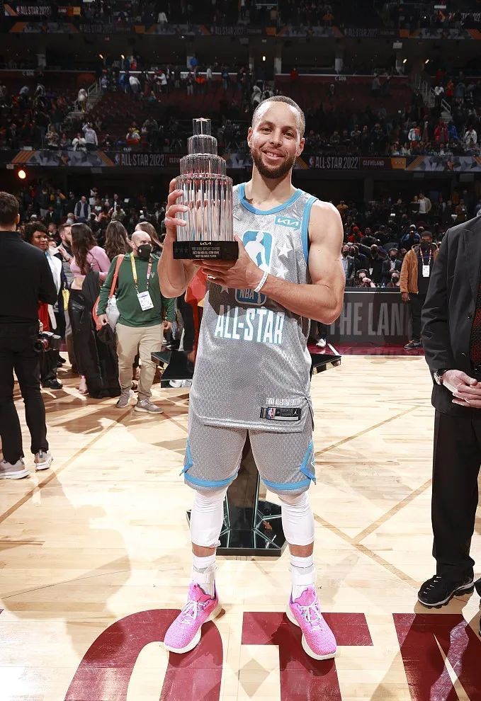 巴特：曾建议曼联签下克罗斯和博格巴，但是高层只选择了后者（巴特：曾向曼联推荐克罗斯与博格巴，俱乐部高层最终仅选择后者）