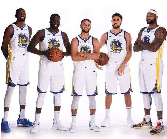 图赫尔谈C罗染红：希望我的球员们不要得红牌，这很重要（图赫尔评C罗红牌：希望队员避免被罚下，这非常关键）