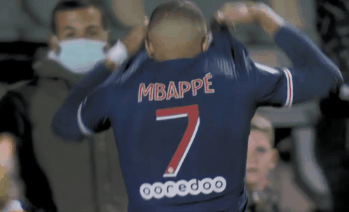 欧联杯历史射手榜：奥巴梅扬34球第一，法尔考31场30球效率恐怖（欧联杯历史射手榜：奥巴梅扬34球领跑，法尔考31战30球效率惊人）