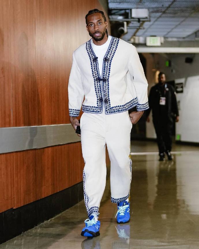 看看这些孩子踢球有没有西班牙味。 留洋联队VS萨瓦德尔友谊赛（少年们踢得像西班牙吗？留洋联队对阵萨瓦德尔友谊赛）