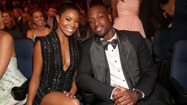 高效表现震撼全场（高能发挥惊艳全场）