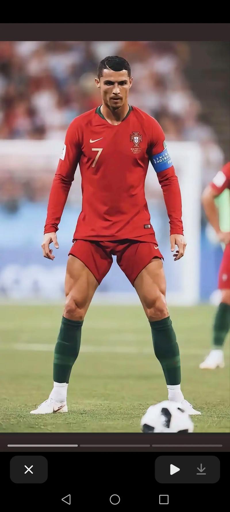 杨瀚森NBA生涯首次首发，被打到面部痛苦倒地，裁判未及时吹停比赛引争议