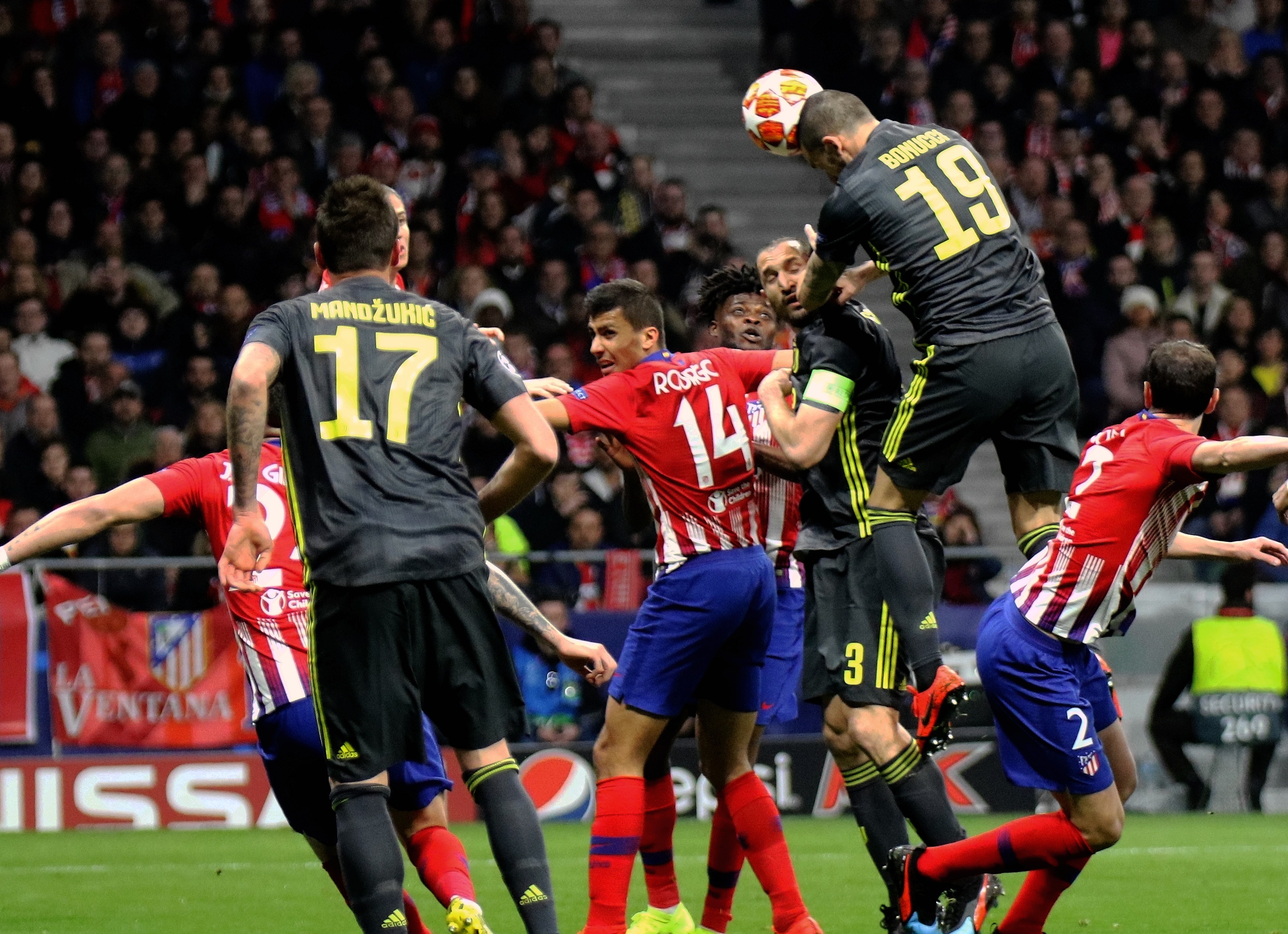 韩鹏：瓦科在我们心里已是最佳射手，希望明年能给他争回来